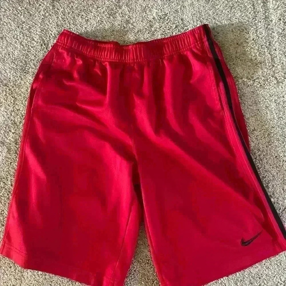 Nikebetterworld.com basketball shorts XL - Picture 1 of 3